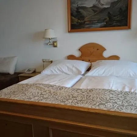 Hotel Wiesenegg 3*
